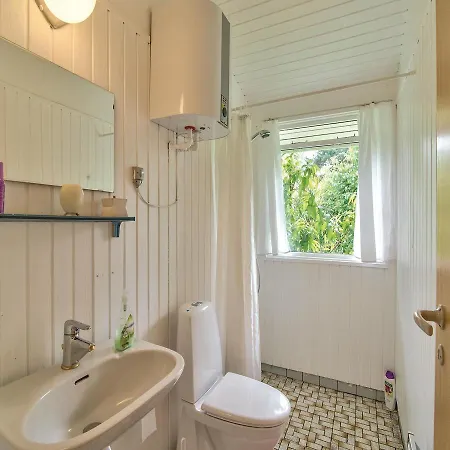 Three-bedroom Holiday In Knebel * Ørby