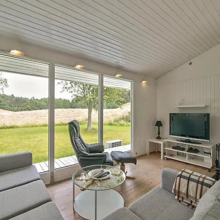 Three-bedroom Holiday In Knebel * Ørby