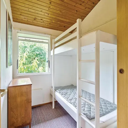 Feriehus Three-bedroom Holiday In Knebel